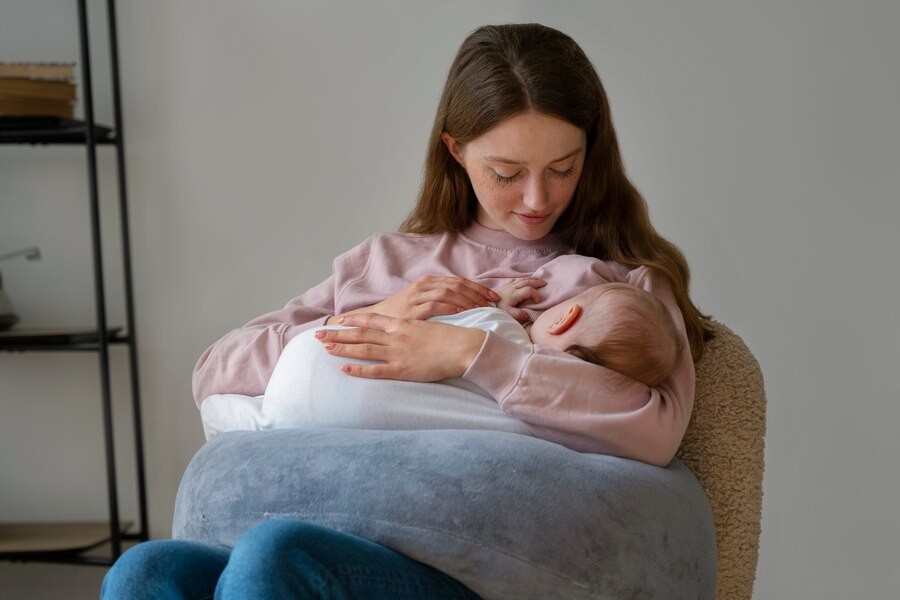 Mengenal Apa itu Direct Breastfeeding (DBF) dan Manfaatnya
