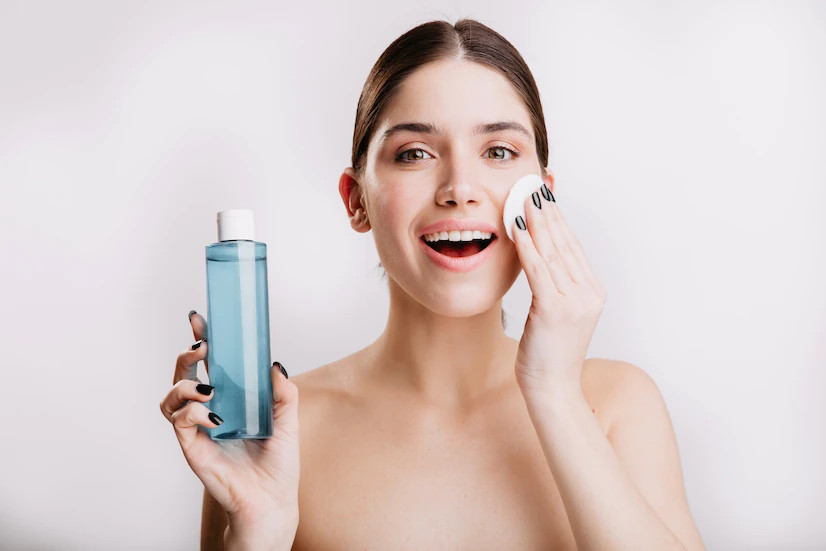 Ketahui Perbedaan Astringent Vs Toner, Mana yang Terbaik untuk Kulit?