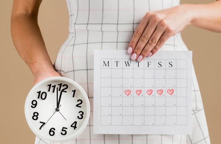 Perbedaan Flek karena Menstruasi Vs Kehamilan